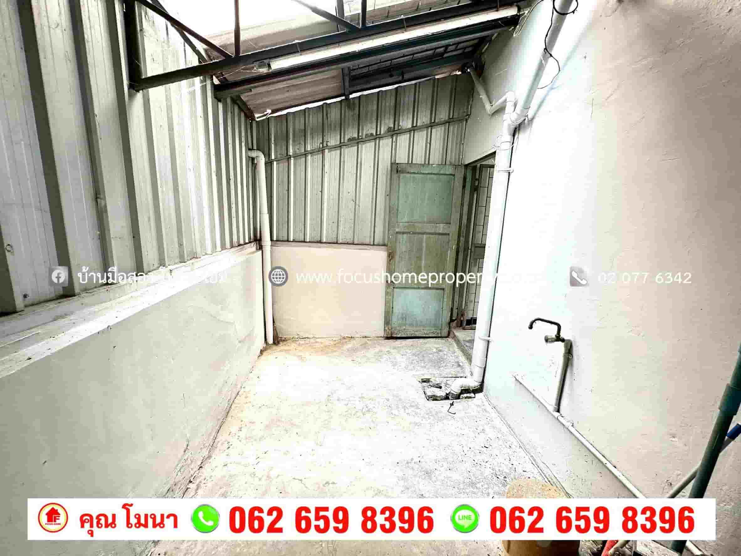 ขาย ตึกแถว 3 ชั้นครึ่ง หมู่บ้านปิ่นทอง เอกชัย